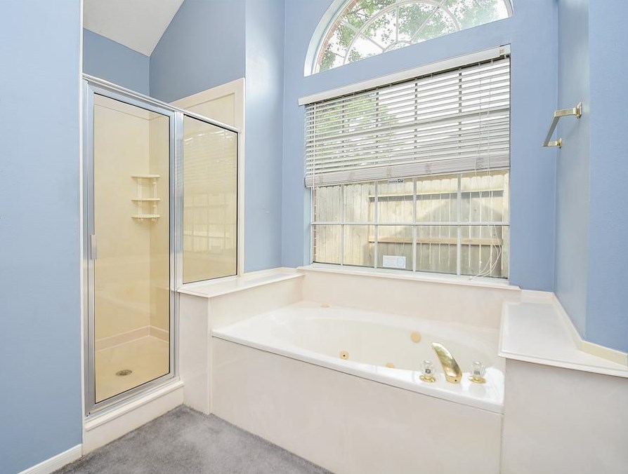 16210 Lakestone Dr, Tomball TX  77377-8551 exterior