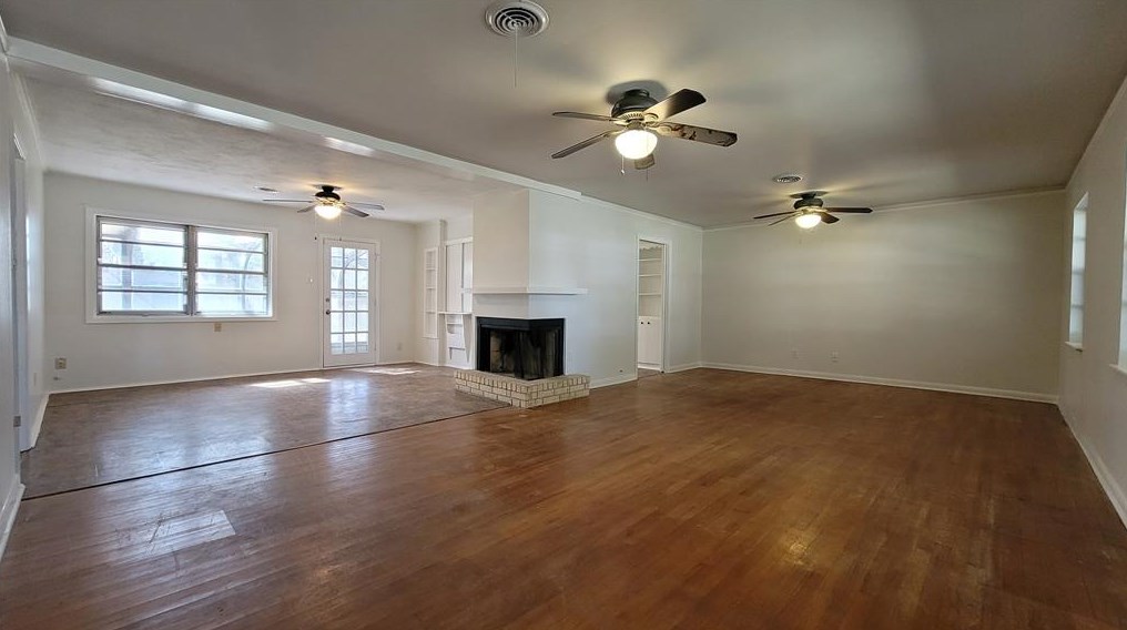 801 Rosewood Dr, Baytown TX  77520-2559 exterior