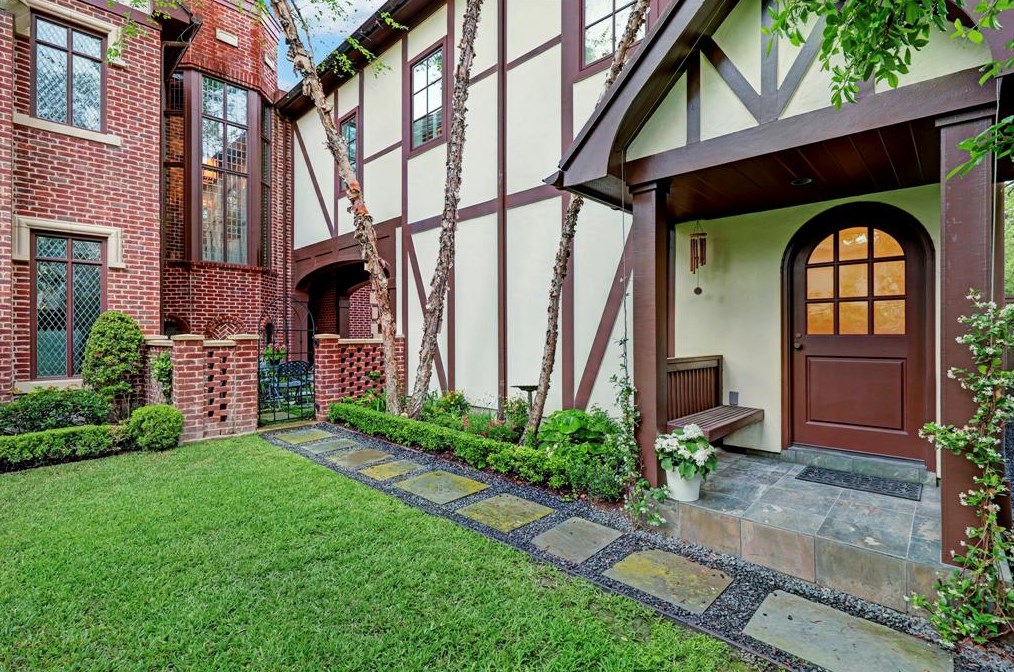 3831 Case St, Houston TX  77005-3601 exterior