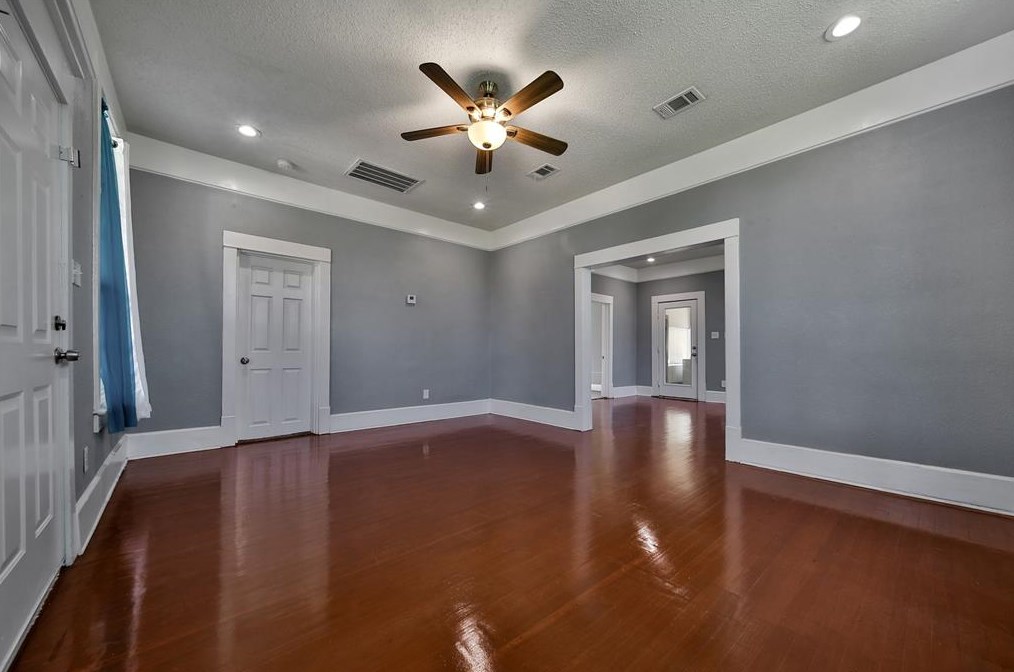 106 Drennan St, Houston TX  77003-2601 exterior