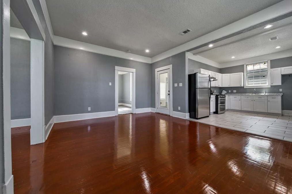 106 Drennan St, Houston TX  77003-2601 exterior