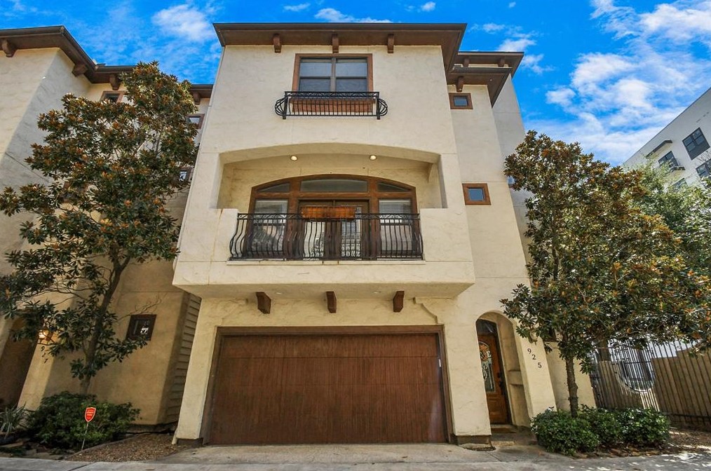 925 21st St, Houston TX  77008-3317 exterior