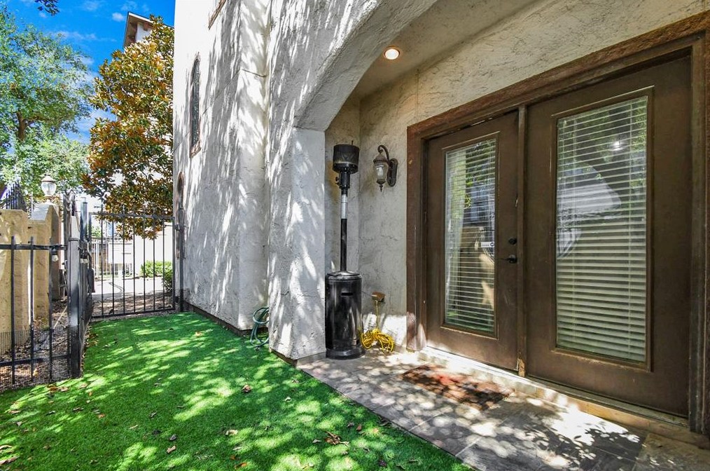 925 21 St, Houston TX  77008-3514 exterior