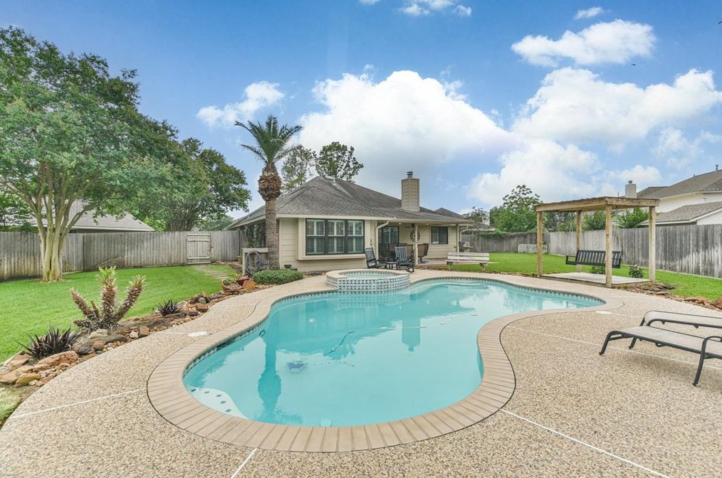 11706 Cyn Mist Ln, Tomball TX  77377-7674 exterior