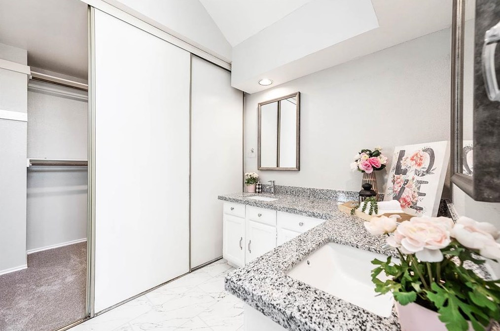 10615 Trading Post Dr, Houston TX  77064-7042 exterior