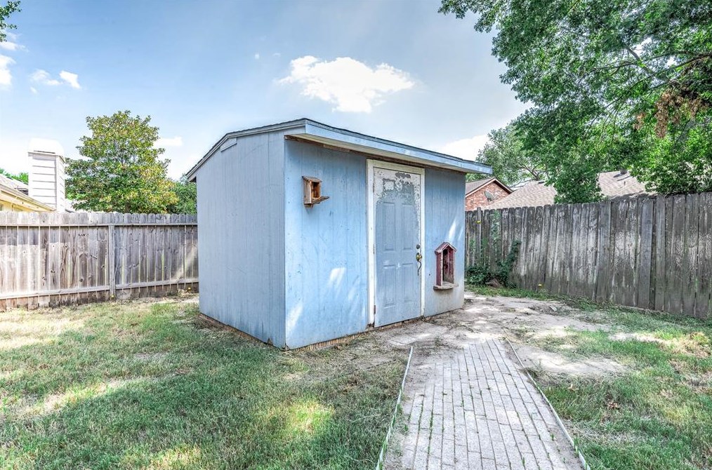 10615 Trading Post Dr, Houston TX  77064-7042 exterior