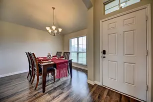 808 Mockingbird St, Navasota, TX 77868 - Photo 3