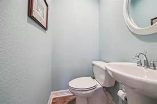 411 Sunset Cir, Tiki Island, TX 77554 - Photo 15