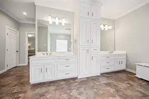 411 Sunset Cir, Tiki Island, TX 77554 - Photo 19