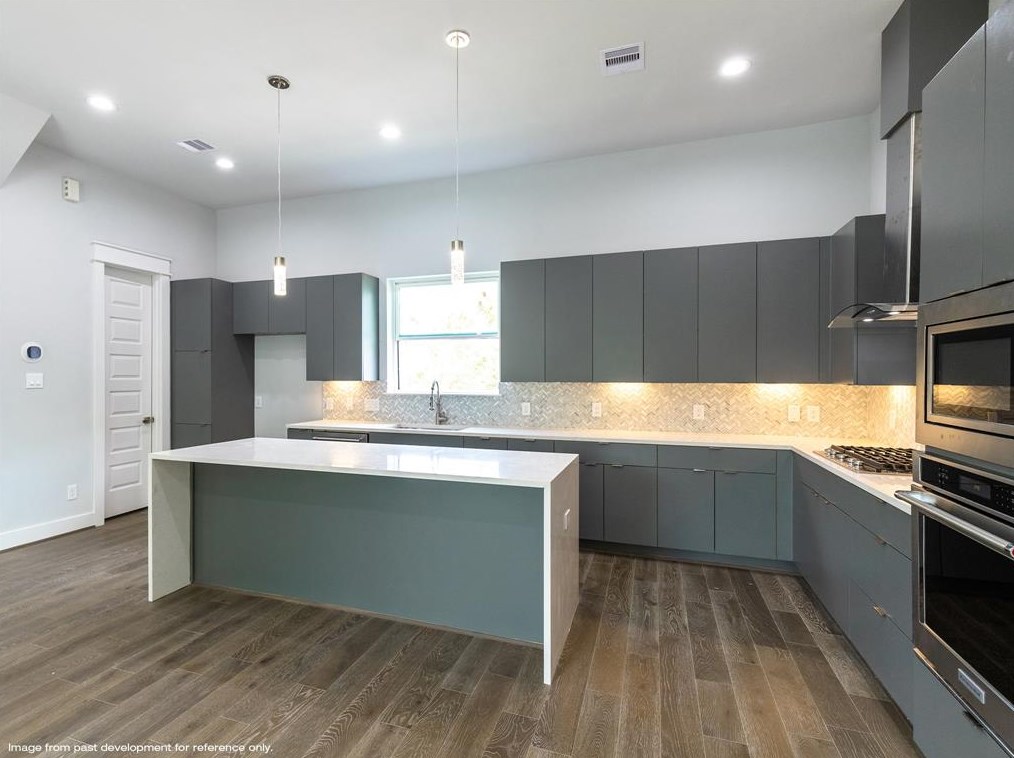 539 Schweikhardt, Houston TX  77020-7745 exterior