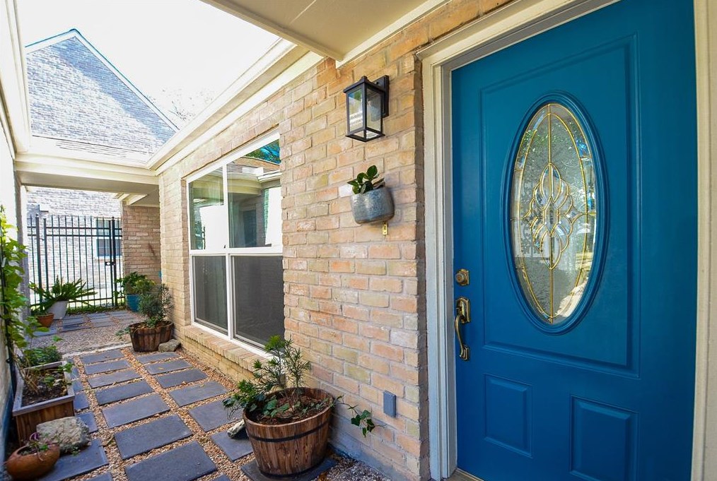 11311 Wickersham Ln, Houston TX  77077-6825 exterior