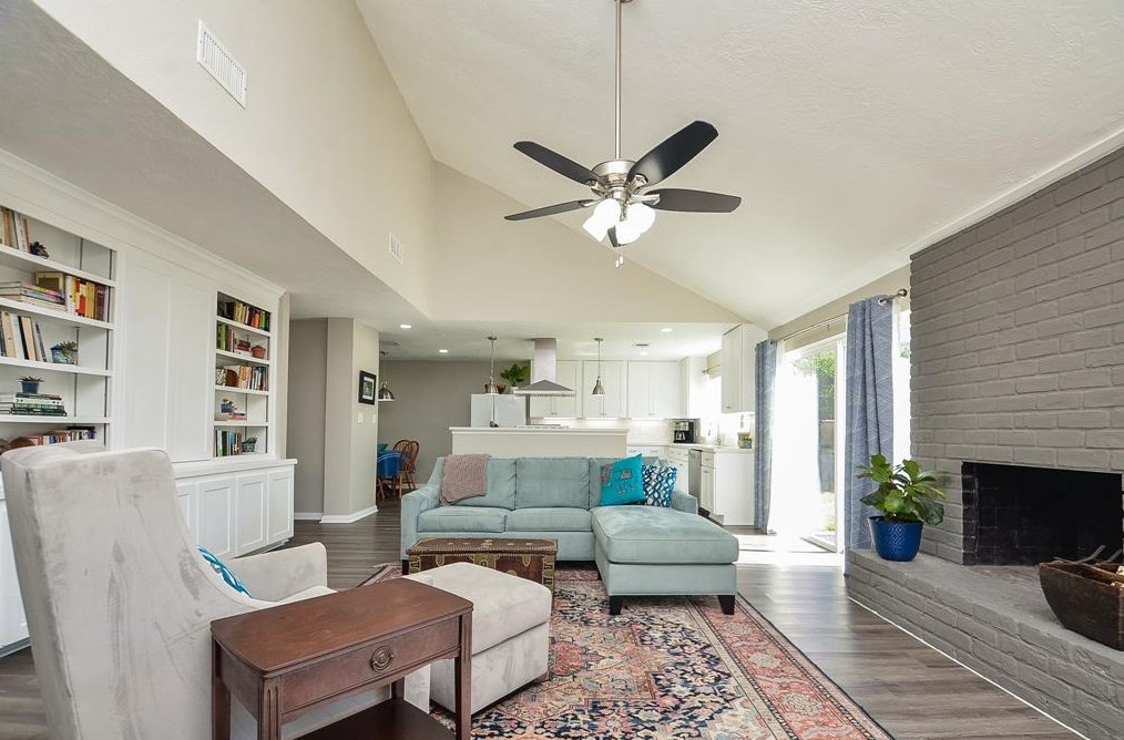 11311 Wickersham Ln, Houston TX  77027-4013 exterior