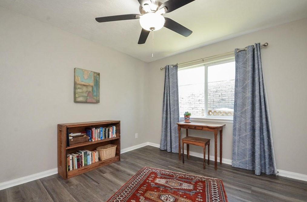 11311 Wickersham Ln, Houston TX  77027-4013 exterior