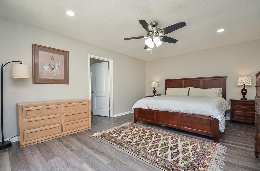 11311 Wickersham Ln, Houston TX  77027-4013 exterior