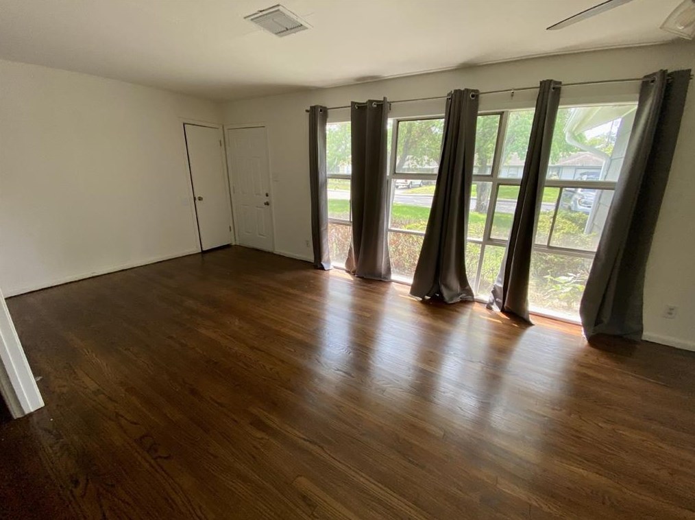 1824 Lynnview Dr, Houston TX  77055-2010 exterior