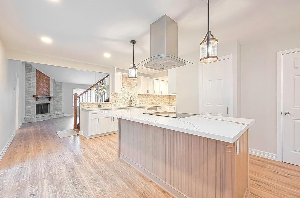 2446 Long Reach Dr, Sugar Land TX  77478-4128 exterior