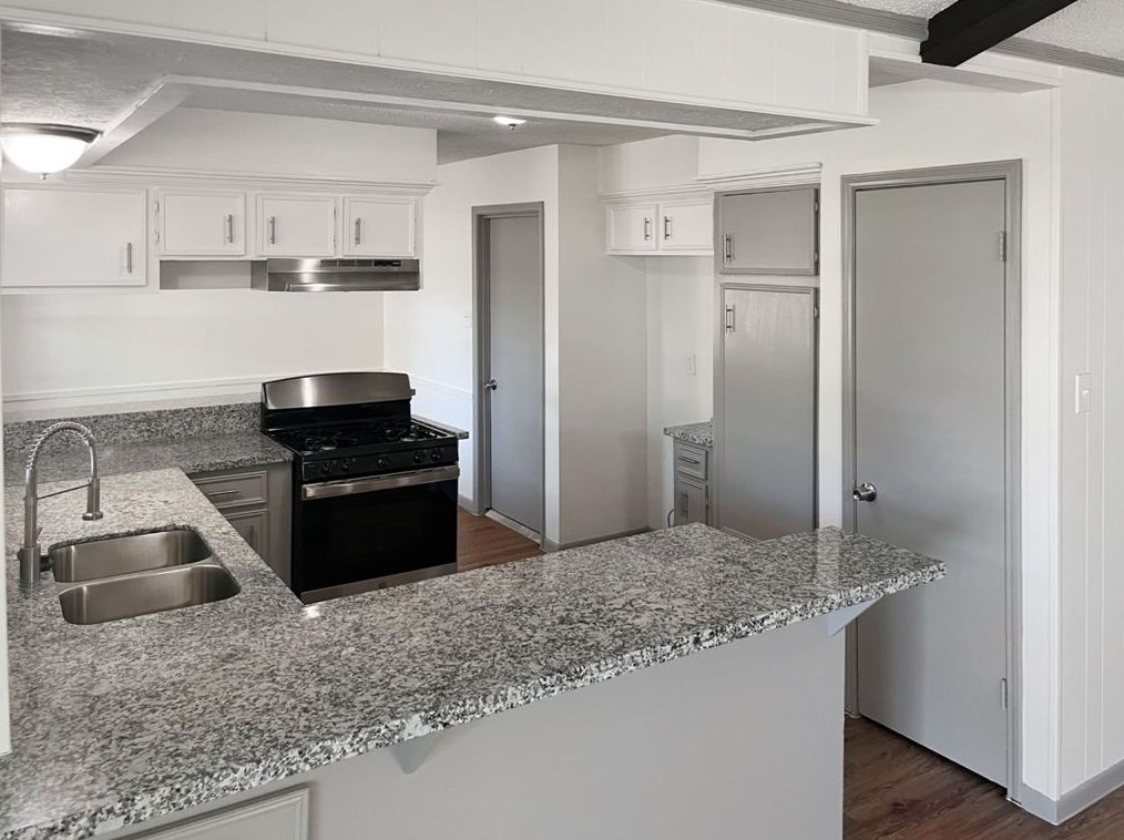 182 White Cedar St, Houston TX  77015-1419 exterior