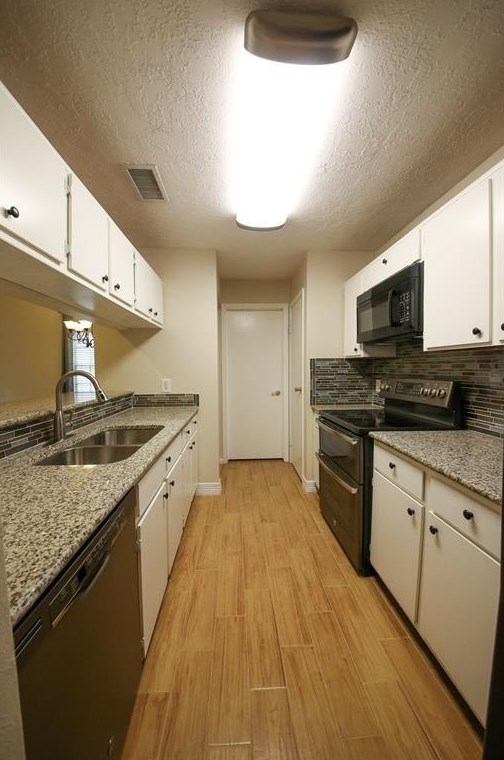 11 Trummel Ct, Spring TX  77381-3524 exterior
