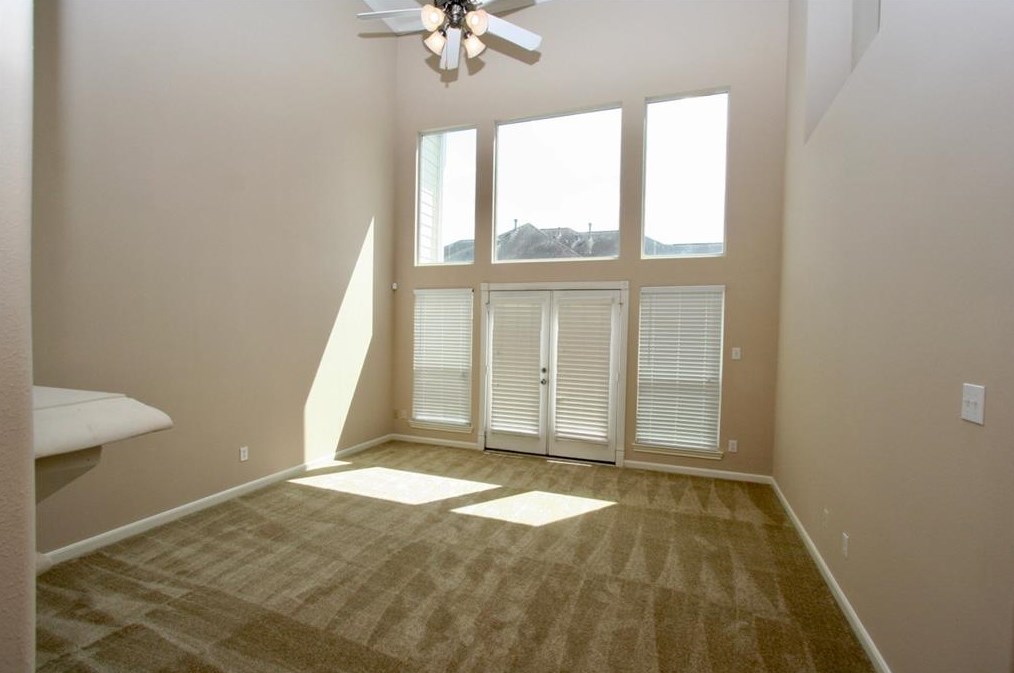 2011 Marchwood Manor Dr, Houston TX  77090-2218 exterior