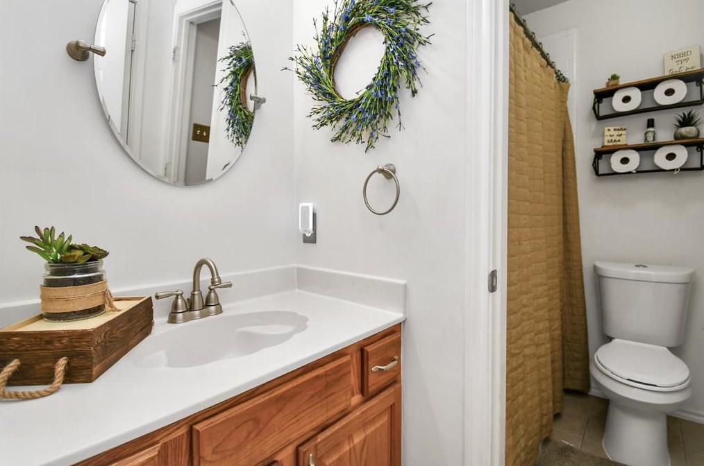 11119 Kirkvale Dr, Houston TX 77089-3636 exterior