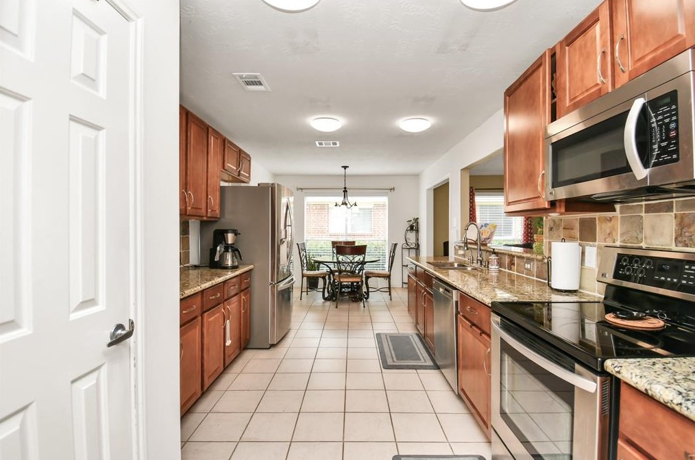 11119 Kirkvale Dr, Houston TX 77089-3636 exterior