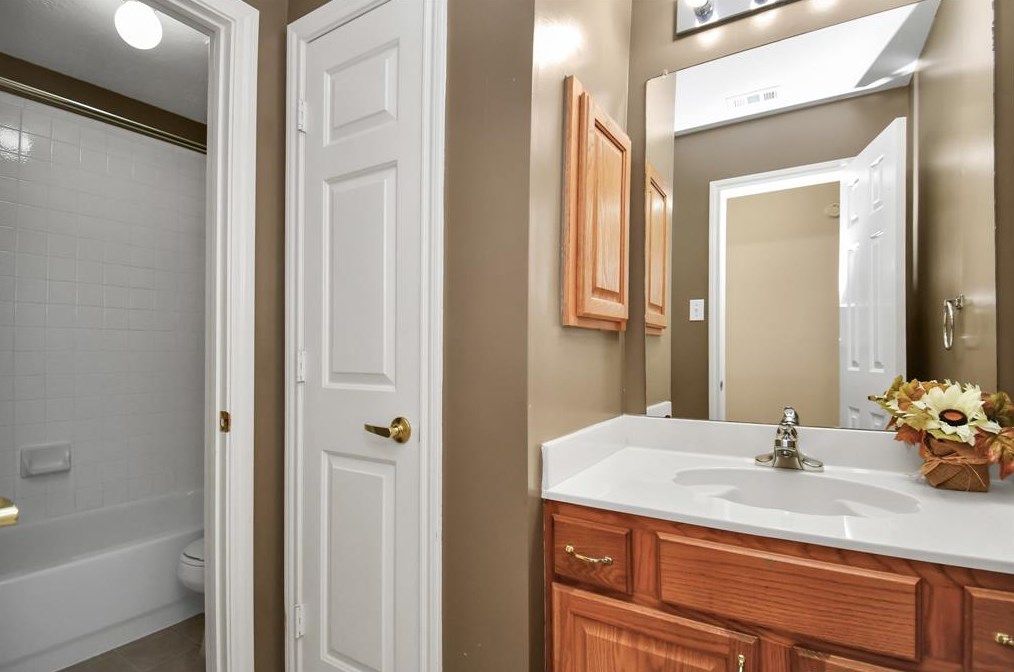 11119 Kirkvale Dr, Houston TX 77089-3636 exterior