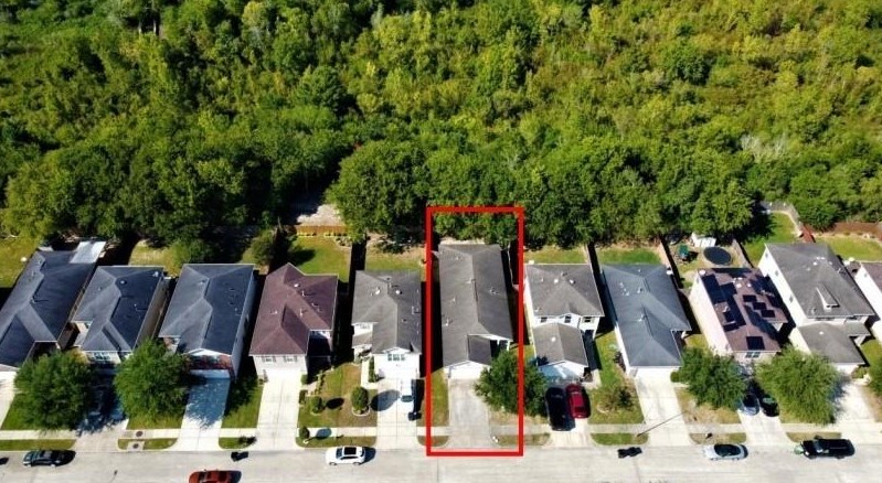 911 Staffordale Manor Ln, Houston TX  77047-4592 exterior