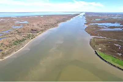 1102 Mayes, Crystal Beach, TX 77650 - Photo 29