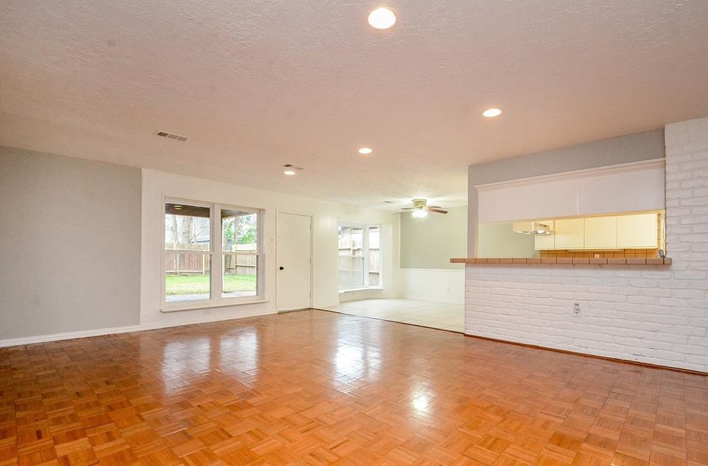 12222 Grn Glade Dr, Houston TX  77099-3118 exterior