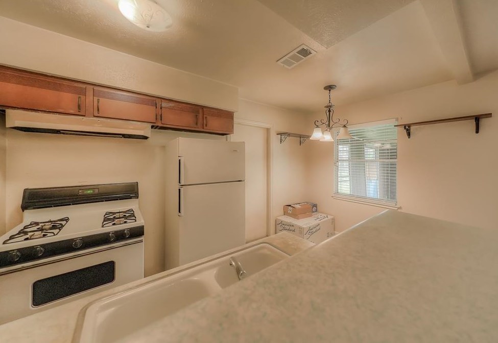 10807 Carlton, Houston TX  77047-1001 exterior