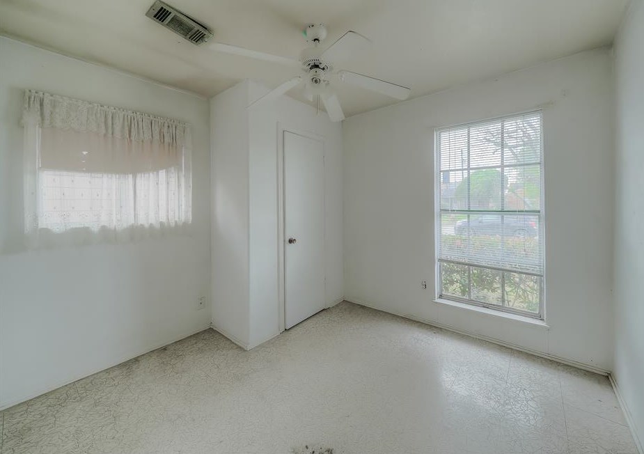 10807 Carlton, Houston TX  77047-1001 exterior