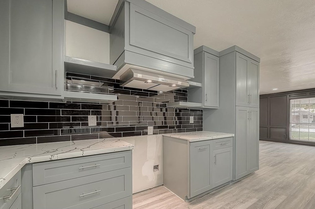 5715 Corl St, Houston TX 77087-4107 exterior