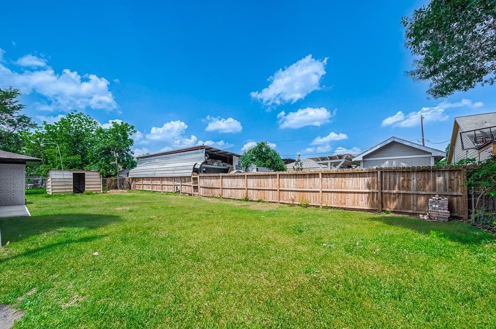 5715 Corl St, Houston TX 77087-4107 exterior