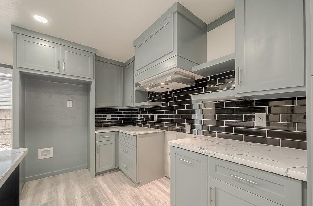 5715 Corl St, Houston TX 77087-4107 exterior