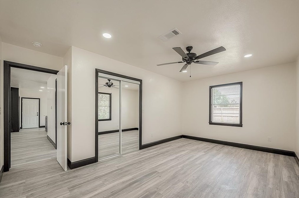 5715 Corl St, Houston TX 77087-4107 exterior