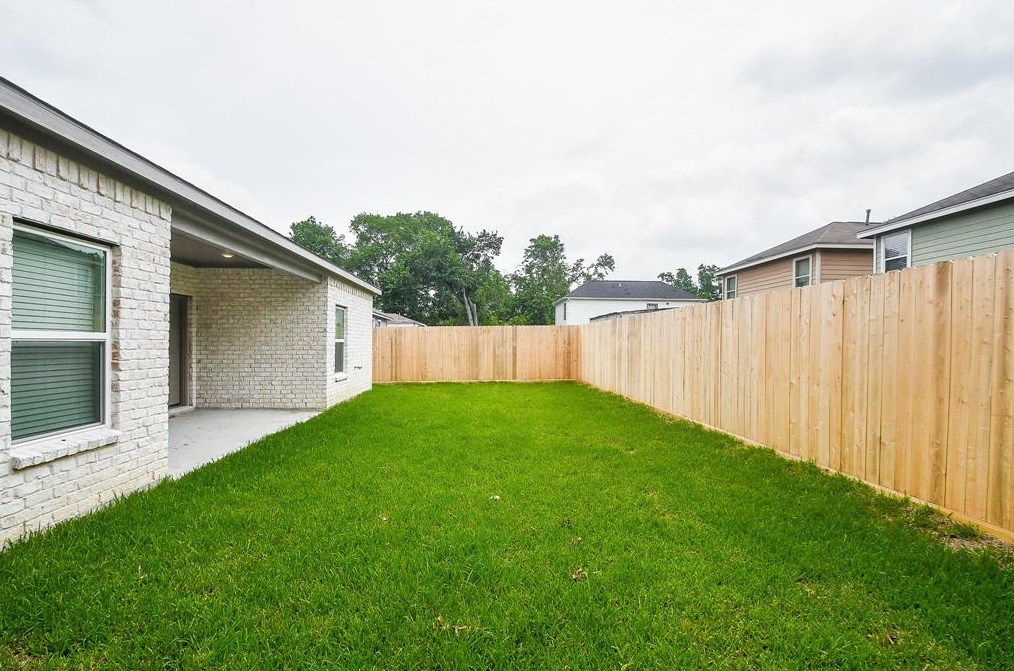 6612 Tuskegee St, Houston TX  77091-4127 exterior