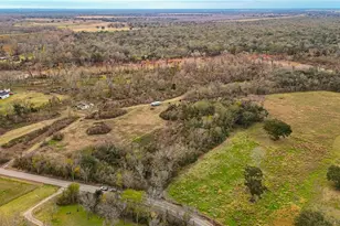 000 County Road 42, Rosharon, TX 77583 - Photo 1
