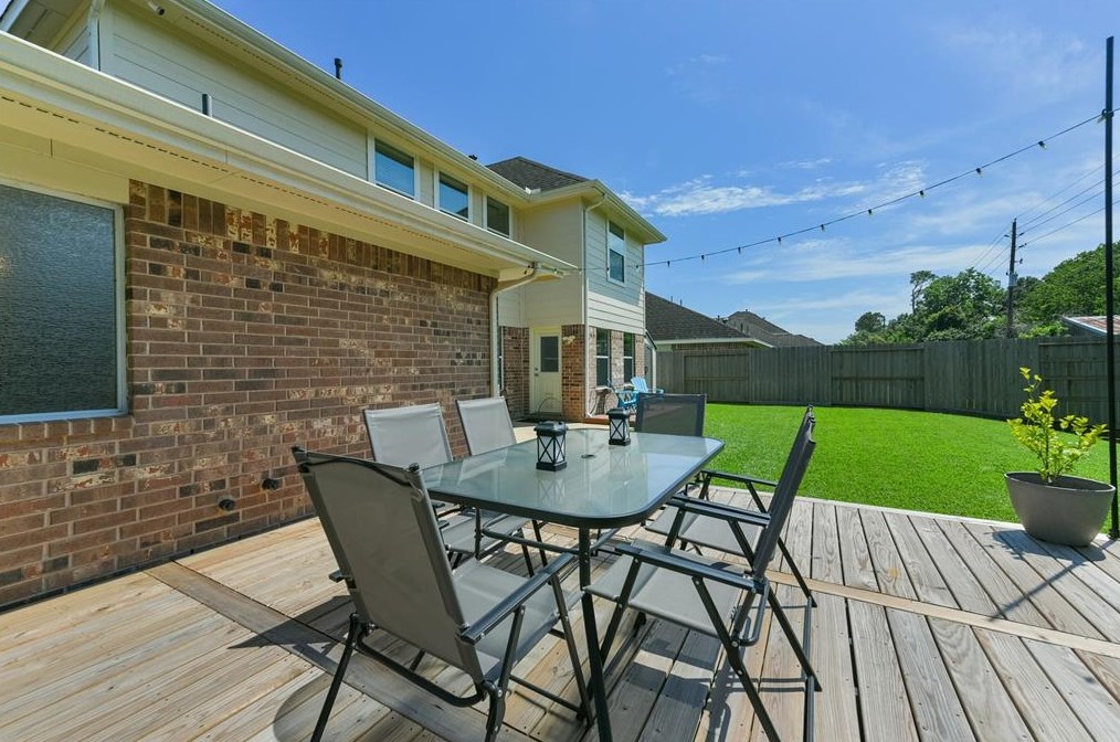 3612 Oak Xing Dr, Pearland TX  77581-7103 exterior