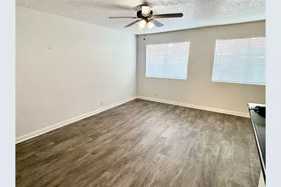 11002 Hammerly Boulevard #216, Houston, TX 77043 - Photo 5