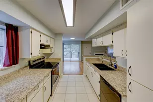 18800 Egret Bay Blvd, Webster, TX 77058 - Photo 11