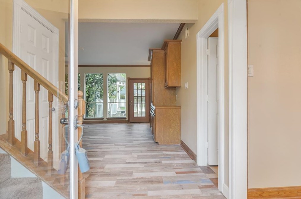 6615 Castle Lane Dr, Houston TX  77066-3812 exterior