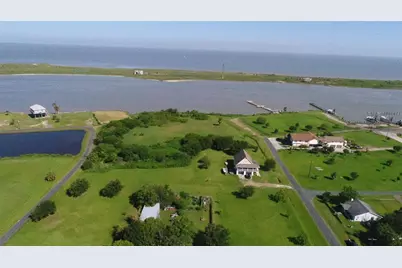 516 Overton Avenue, Port Bolivar, TX 77650 - Photo 3