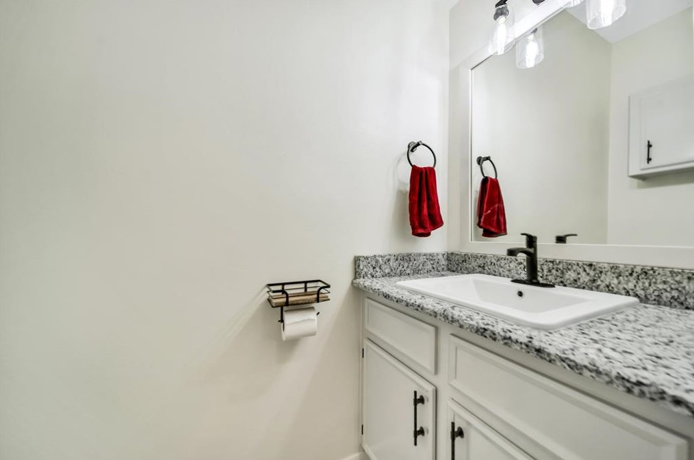 7314 Blenheim Palace Ln, Houston TX  77095-3552 exterior
