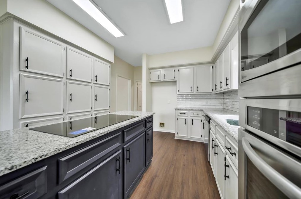 7314 Blenheim Palace Ln, Houston TX  77095-3552 exterior