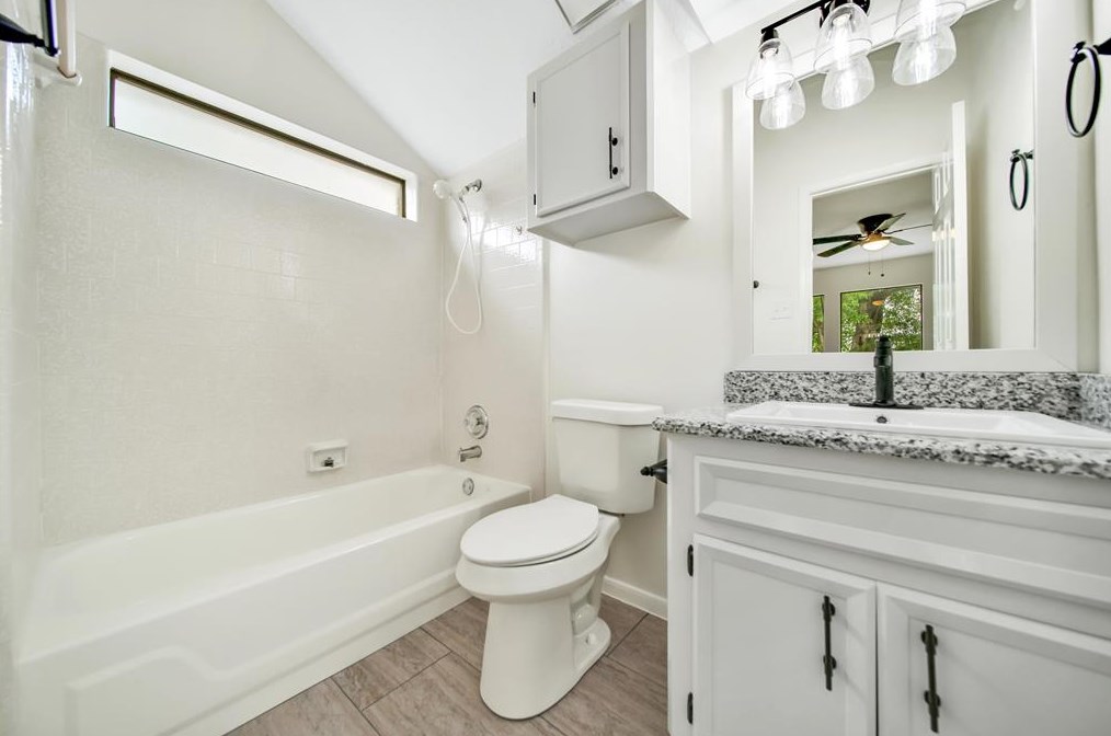 7314 Blenheim Palace Ln, Houston TX  77095-3552 exterior