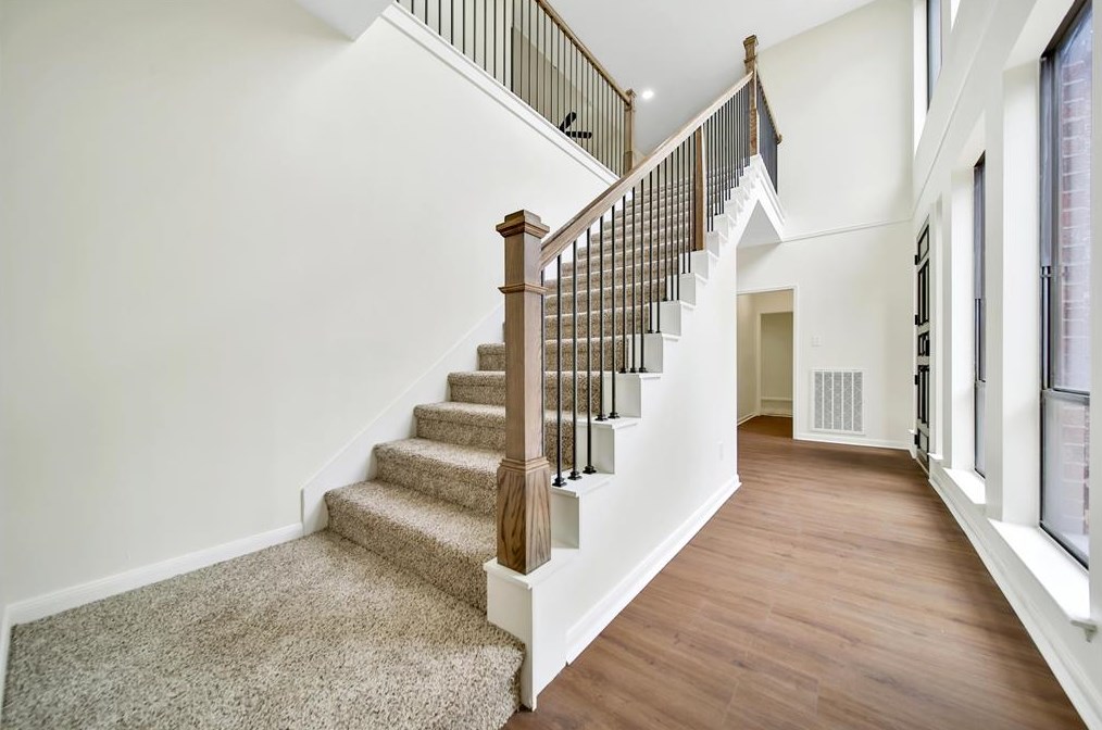 7314 Blenheim Palace Ln, Houston TX  77095-3552 exterior