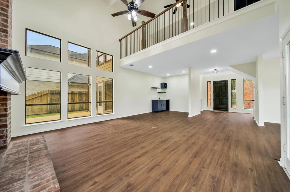 7314 Blenheim Palace Ln, Houston TX  77095-3552 exterior