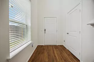 10127 Clearwick St, Houston, TX 77034 - Photo 3