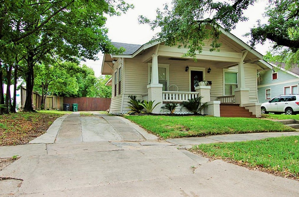 4550 Woodside St, Houston TX  77023-1109 exterior