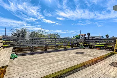 1104 Mayes, Crystal Beach, TX 77650 - Photo 27